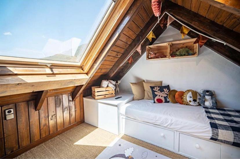 Villa Casa Catania-Acogedora Casa Con Impresionantes Vistas-Fibra Optica à Salardú Extérieur photo