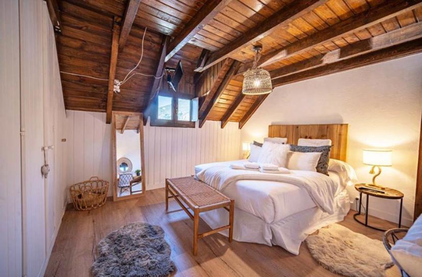 Villa Casa Catania-Acogedora Casa Con Impresionantes Vistas-Fibra Optica à Salardú Extérieur photo