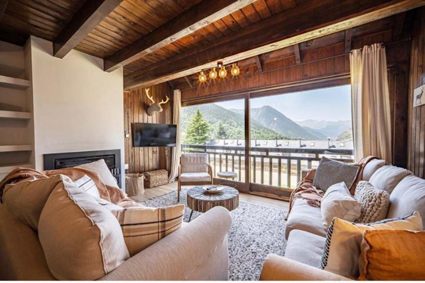 Villa Casa Catania-Acogedora Casa Con Impresionantes Vistas-Fibra Optica à Salardú Extérieur photo