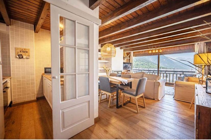 Villa Casa Catania-Acogedora Casa Con Impresionantes Vistas-Fibra Optica à Salardú Extérieur photo